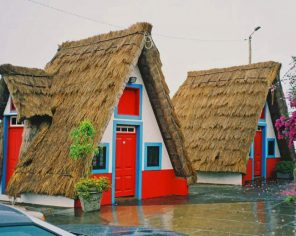 Traditional House In Santana paint by numbers